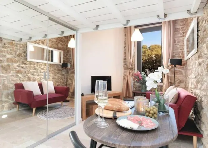 Le Petit Marche - New 2021 Fabuleux Studio 2Pax Wi-Fi A/C