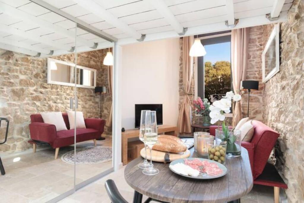 Le Petit Marche - New 2021 Fabuleux 2pax Wi-fi A/c Apartment Antibes