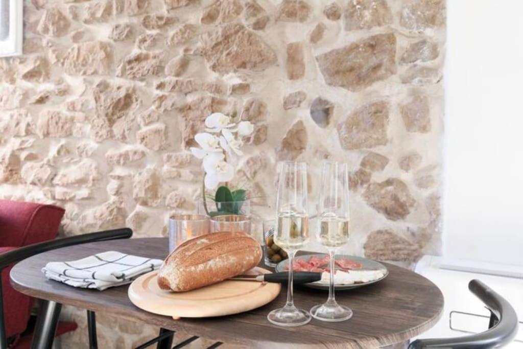 Apartment Le Petit Marche - New 2021 Fabuleux 2pax Wi-fi A/c *
